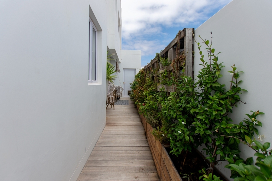 4 Bedroom Property for Sale in Sandy Point Western Cape